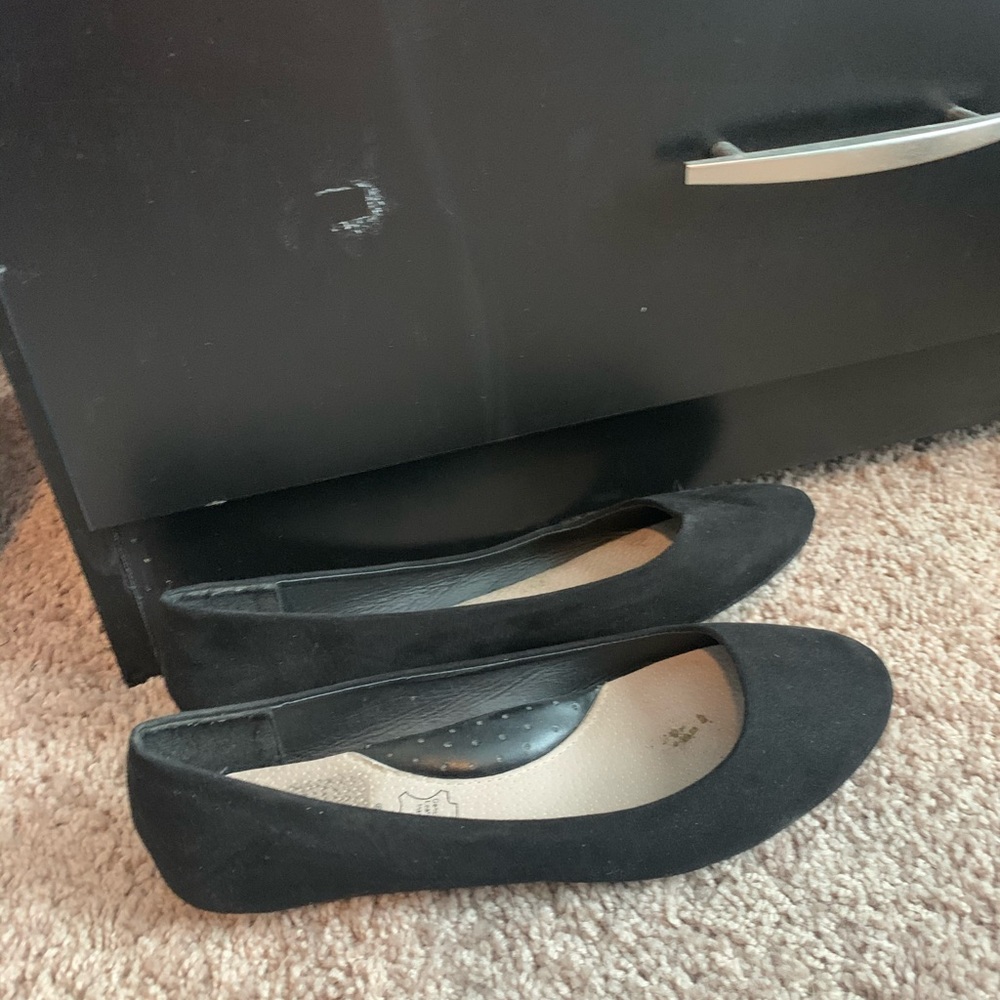black flats